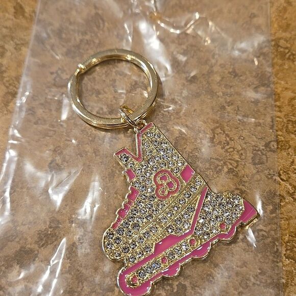 Barbie The Movie PRIMARK Exclusive Rollerblade Keychain RARE 1 gold tone pink - Picture 2 of 10